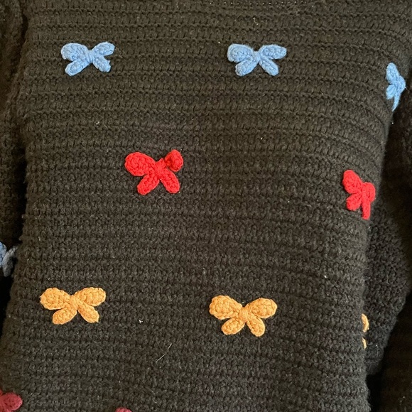 Zara Limited Edition
Beautiful Black Sweater With Embroidered Multi Color
Bows - Picture 10 of 16